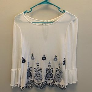 ⭐️✨3 for $15✨⭐️ GUC⭐️Aeropostale Bell sleeve top